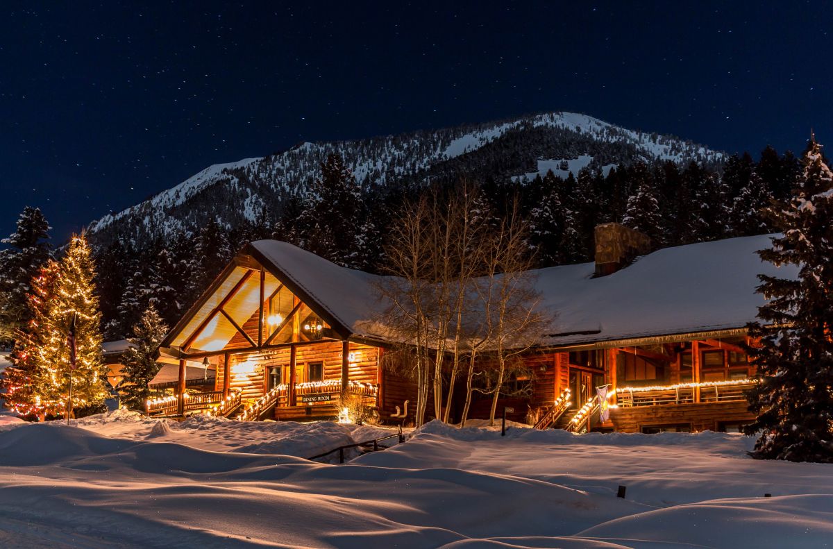 cozy-winter-cabin_1200x791.jpg